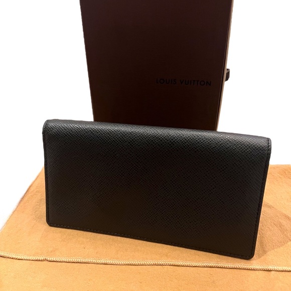 Louis Vuitton Porte Carte Credit Bifold Wallet Taiga Leather Authentic (unisex) - Picture 1 of 10